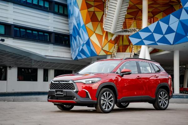 Cập nhật giá xe Toyota Corolla Cross [company field=